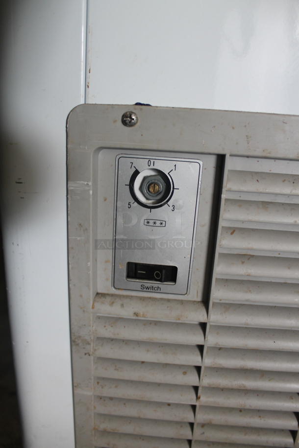 Excellence VB-4HC Metal Commercial Chest Freezer Merchandiser w/ Poly Coated Baskets on Commercial Casters. 115 Volts, 1 Phase. Tested and Working! - Image 7 of 10