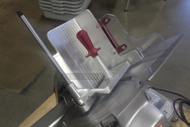 NEW! Van Berkel Varimixer Model C33F-S/N Commercial Countertop Meat/Cheese Deli Slicer. 28x17x22. 220V/60Hz. 1 Phase. Needs Plug.  - Image 8 of 8
