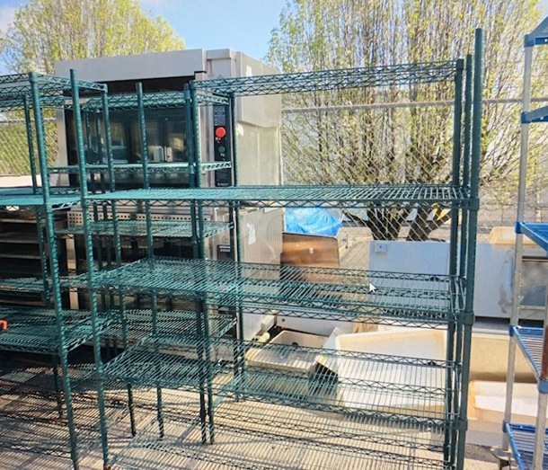 One Green Coated Metro Shelf With 4 Shelves. 60X21X75 - Image 1 of 1