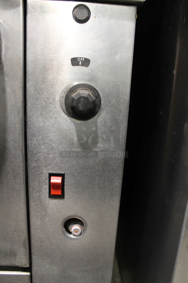 LATE MODEL! Vulcan 60SC-6B24GN Stainless Steel Commercial Natural Gas Powered 6 Burner Range w/ Right Side Flat Top Griddle, Convection Oven, Oven, Over Shelf and Back Splash. - Image 9 of 12