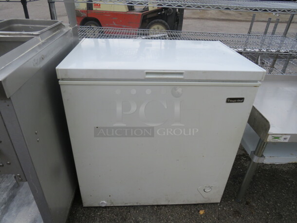 One Magic Chef Chest Freezer. Model# HMCF7W3. 115 Volt. WORKING WHEN REMOVED 32X21X33