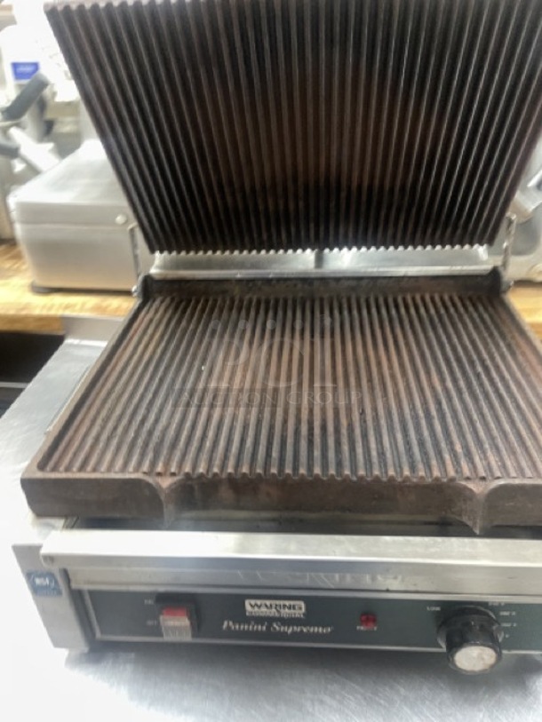 Waring WPG250 Panini Supremo Grooved Top & Bottom Panini Sandwich Grill - 14 1/2 x 11 Cooking Surface - 120V, 1800W Tested and Working! - Image 8 of 12