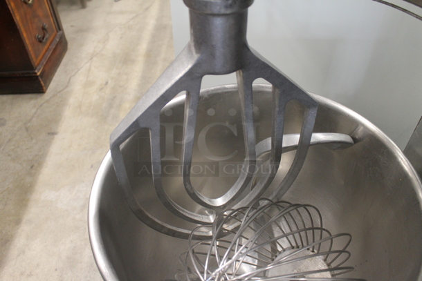 Hobart H600T Metal Commercial Floor Style 60 Quart Planetary Dough Mixer w/ Stainless Steel Mixing Bowl, Dough Hook, Paddle and Whisk Attachments. 460 Volts, 3 Phase. - Image 4 of 8