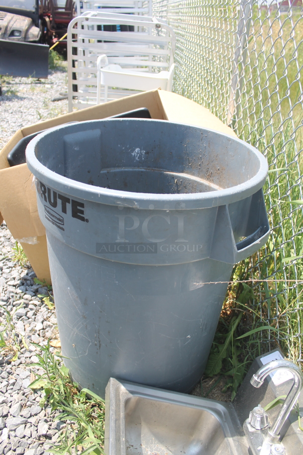 Rubbermaid Brute Gray Garbage Container - Image 3 of 3