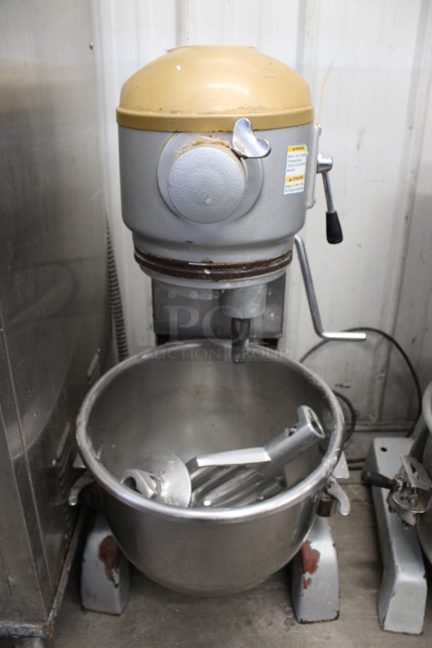 Metal Commercial 20 Quart Planetary Dough Mixer w/ Stainless Steel Mixing Bowl, Paddle and Dough Hook Attachments. 15x24x32. Tested and Working! - Image 3 of 6