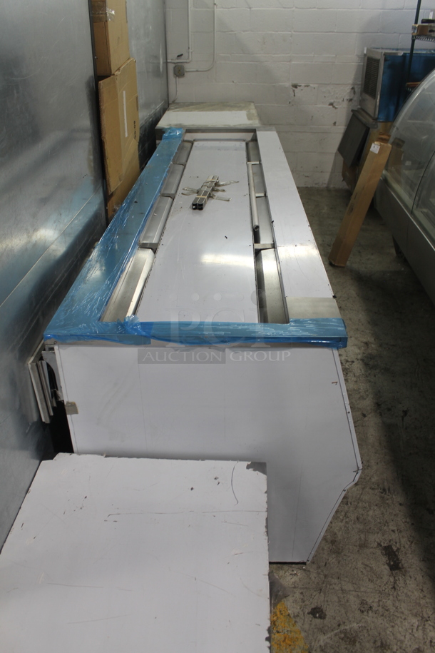 CustomCool 7-11DEL10R Metal Commercial Floor Style Deli Display Case Merchandiser 115 Volts, 1 Phase. Does Not Come w/ Remote Compressor - Image 2 of 11