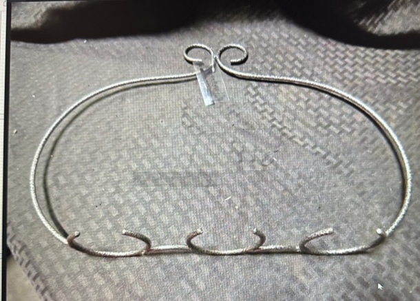 NEW Metal Flight Wine Glass Holder. Holds 3 Glasses. 6XBID - Image 1 of 1