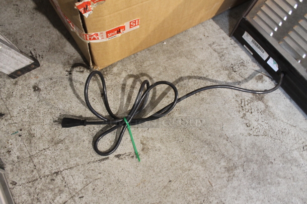 GAYC VEDEB-1 Metal Commercial Countertop Sushi Display Case Merchandiser. 115 Volts, 1 Phase. Tested and Powers On But Does Not Get Cold - Image 5 of 9