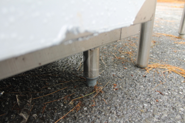 BRAND NEW SCRATCH AND DENT! CustomCool BM108R Stainless Steel Commercial Sandwich Salad Prep Table Bain Marie. Does Not Come w/ Remote Compressor.  - Image 8 of 9