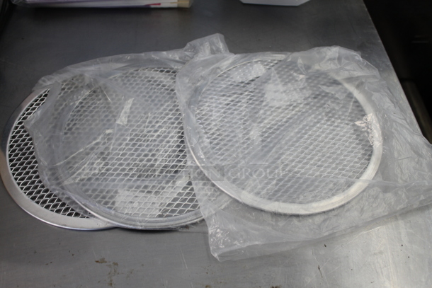 ALL ONE MONEY! Lot of Various Items Including Metal Mesh Round Pizza Baking Sheets and Wood Bin - Image 2 of 5