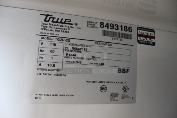 2015 True TG2R-2S Stainless Steel Commercial 2 Door Reach In Cooler w/ Poly Coated Racks on Commercial Casters. Tested and Working! - Image 6 of 7