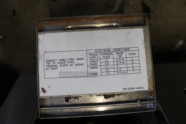 DO36L-208VT Stainless Steel Commercial Electric Powered 6 Burner Hot Plate Range w/ Oven and Over Shelf. 208 Volts.  - Image 6 of 7