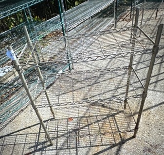 One Metro Shelf With 3 Shelves. 30X14X36