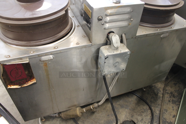 Bunn U-3 Stainless Steel Commercial Countertop Coffee Machine. 120/208 Volts, 1 Phase.  - Image 7 of 7
