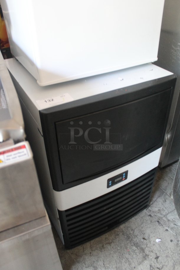 BRAND NEW! Hoocoo HCIM-40 Stainless Steel Commercial Self Contained Ice Machine. 115 Volts, 1 Phase. - Image 2 of 6