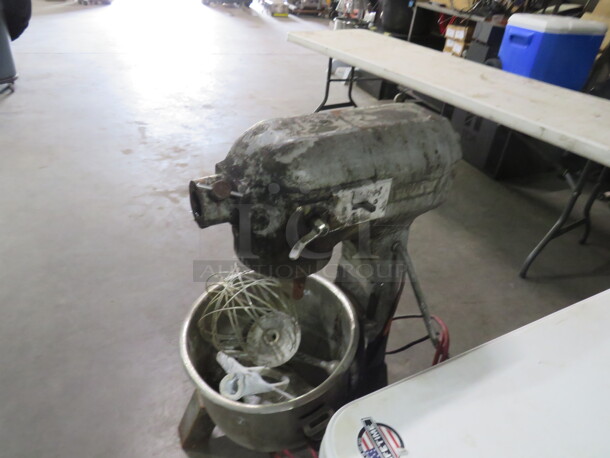 One WORKING Hobart 20 Quart Mixer With Bowl, Whip And Paddle.  - Image 4 of 4