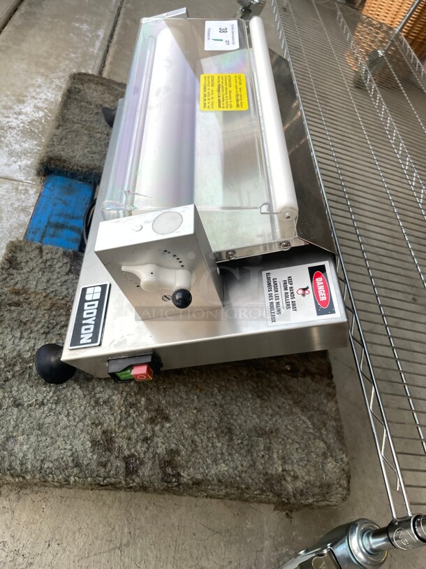 Working! Doyon DL18SP Countertop Commercial Dough Sheeter, 17 inch Maximum, 250 Pieces/Hour NSF 115 Volt Tested and Working! - Image 6 of 7