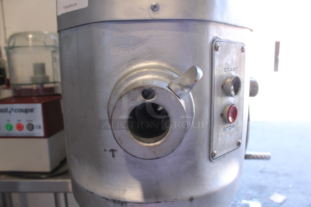 Hobart H-600 Metal Commercial 60 Quart Planetary Dough Mixer. 208 Volts, 3 Phase.  - Image 4 of 5