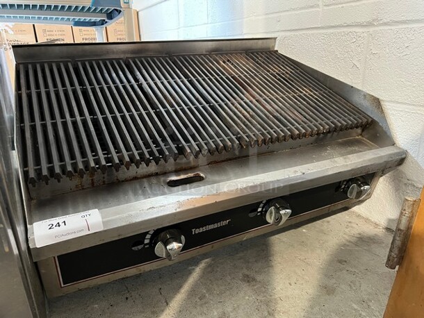 Toastmaster Stainless Steel Commercial Countertop Natural Gas Powered Charbroiler Grill. 36x26x19