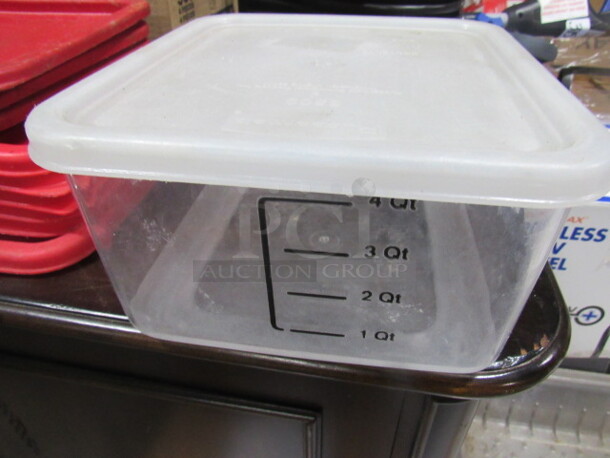 One 4 Quart Square Food Storage Container With Lid.