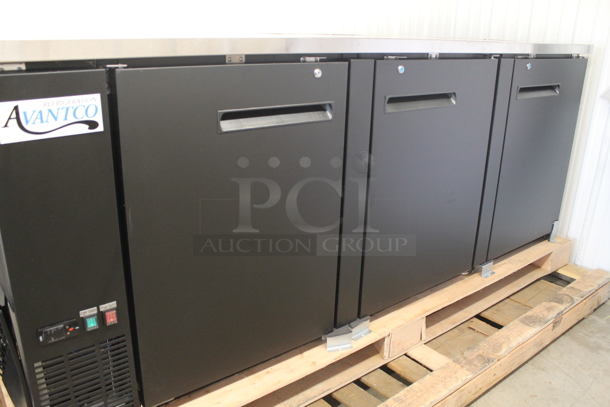 BRAND NEW SCRATCH AND DENT! 2023 Avantco 178UDD4HC Metal Commercial Direct Draw Kegerator w/ 2 Four Tap Kegerator Beer Dispenser. Stock Picture Used as Gallery Picture. 115 Volts, 1 Phase. Tested and Working! - Image 3 of 12