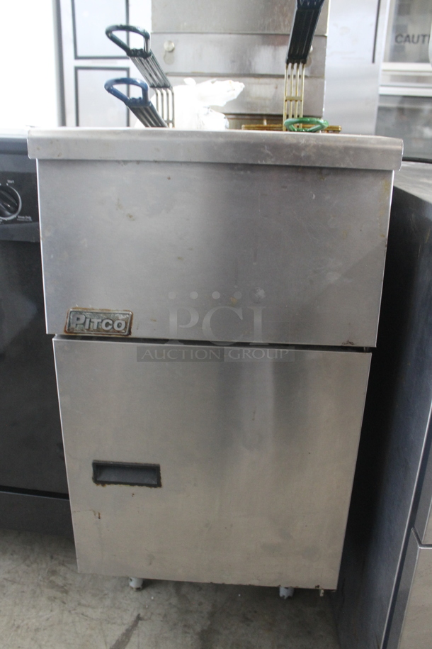 Pitco Frialator SS14-S Stainless Steel Commercial Floor Style Natural Gas Powered Deep Fat Fryer w/ 4 Metal Fry Baskets. 110,000 BTU.  - Image 4 of 8