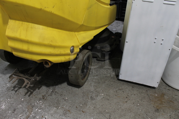 Karcher Tornado Yellow Floor Cleaning Machine. - Image 5 of 9
