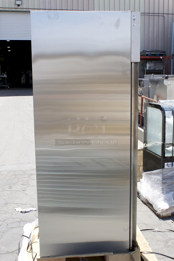 BRAND NEW SCRATCH & DENT! Avantco Z1-R-HC 29" Solid Door Stainless Steel Reach-In Refrigerator. Un-able to test. No Power Cord or On/Of Switch.
 - Image 5 of 10
