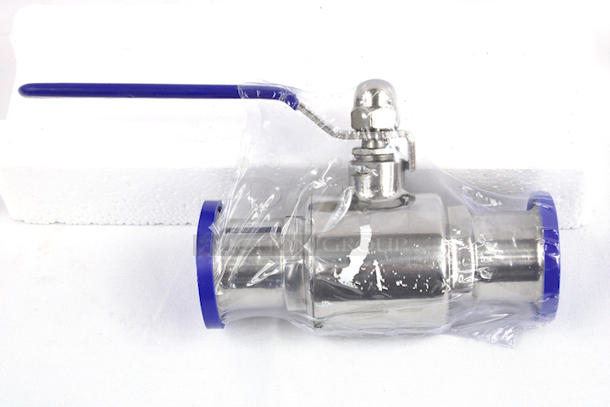 NEW/NEVER USED Glacier Tanks 1-1/2” Tri Clamp Connected Non-Encapsulated Ball Valve, Stainless Steel Construction, Offers Full Port Unobstructed Flow - Capable Of 250 PSI. - Image 2 of 5