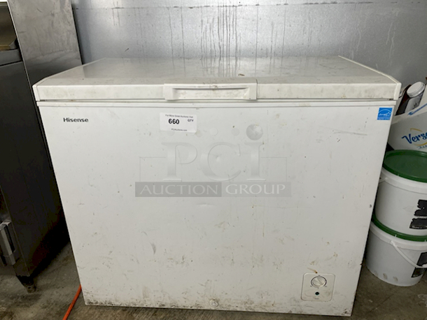 IN PERFECT WORKING ORDER!! Hisense FC72D6BWE 7.2 Cu. Ft. Energy Star® Freezer. Temperature Range 48F to -9F. 37.3 X 22 X 32.6 - Image 4 of 6