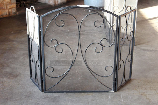 NICE! 3-Panel Arched Fireplace Screen. 50x3/8x32 - Image 1 of 4
