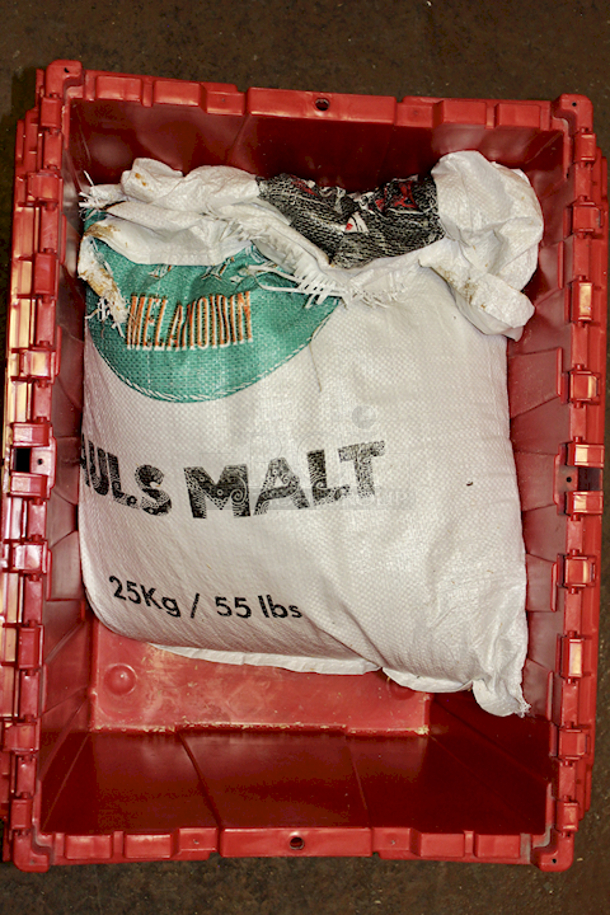 SWEET! Pauls Malt That Miserable Fish - Melanoidin Malt, Approx. 30Lbs In Monoflo DC2115-SP 4 Attached Lid Distribution Container - Image 3 of 3