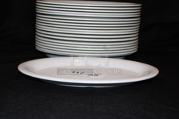 Carlisle N43082 Melamine Durus Oval Platter 12" X 9", 1", White.  It is ideal for use in temperatures up to 212°F. 
20x Your Bid - Image 2 of 5