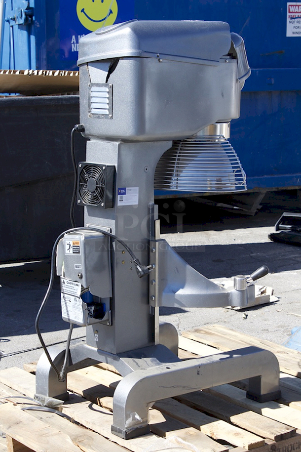 BRAND NEW SCRATCH & DENT! Avantco MX40H 40 Qt. Planetary Floor Mixer 240v, 2HP - Image 6 of 9