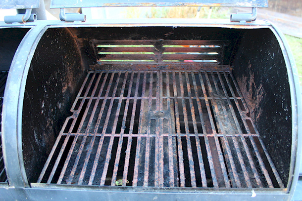 Oklahoma Joe's Charcoal/Gas Longhorn Combination Smoker and Grill.  - Image 3 of 3