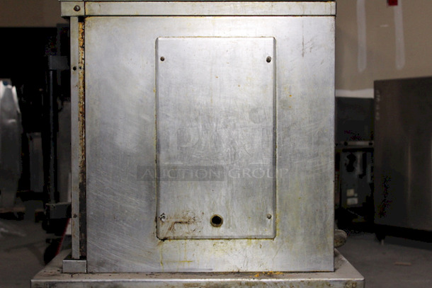 Garland MCO-ES-20-S Double Deck Standard Depth Full Size Electric Convection Oven - 208V, 1 Phase, 20.8 kW On Equipment Stand With Undershelf and Commercial Casters. 36x44x74                     

Not Tested.  - Image 5 of 7