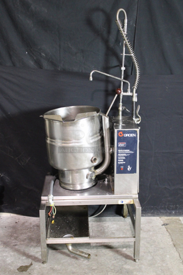 AMAZING! Groen TDB-40 Steam Jacketed Tilt Kettle 40 Quart On Stand with Pre-Rinse Unit & Collection Pan On Commercial Casters. 240V. Tested. Working.