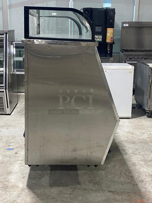 Leader SDL60 60" Refrigerated 7-11 Glass Top Display Case ..... Tested and Working
 - Image 3 of 4