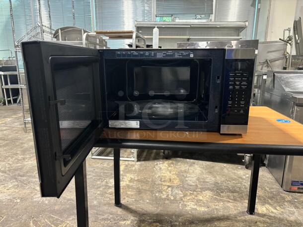 Samsung - 1.9 Cu. Ft. Countertop Microwave with Sensor Cook - Stainless Steel
 - Image 5 of 6