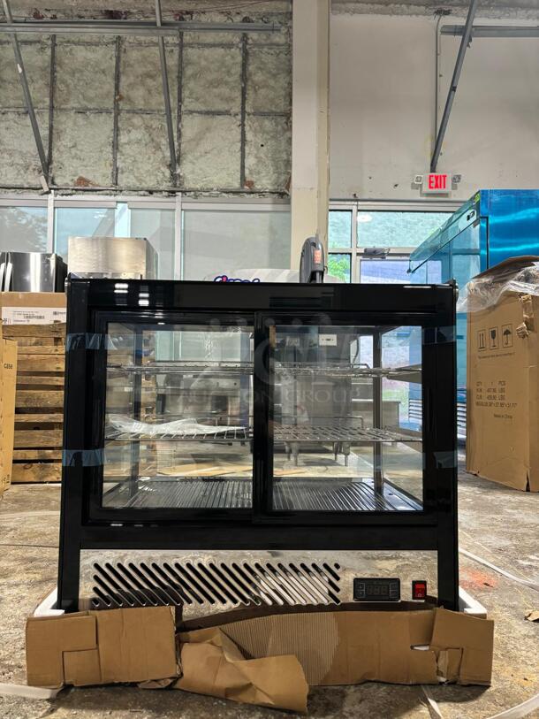 Marchia MDC121 28" Countertop Refrigerated Curved Glass Bakery Display Case with LED Lighting
 - Image 2 of 4