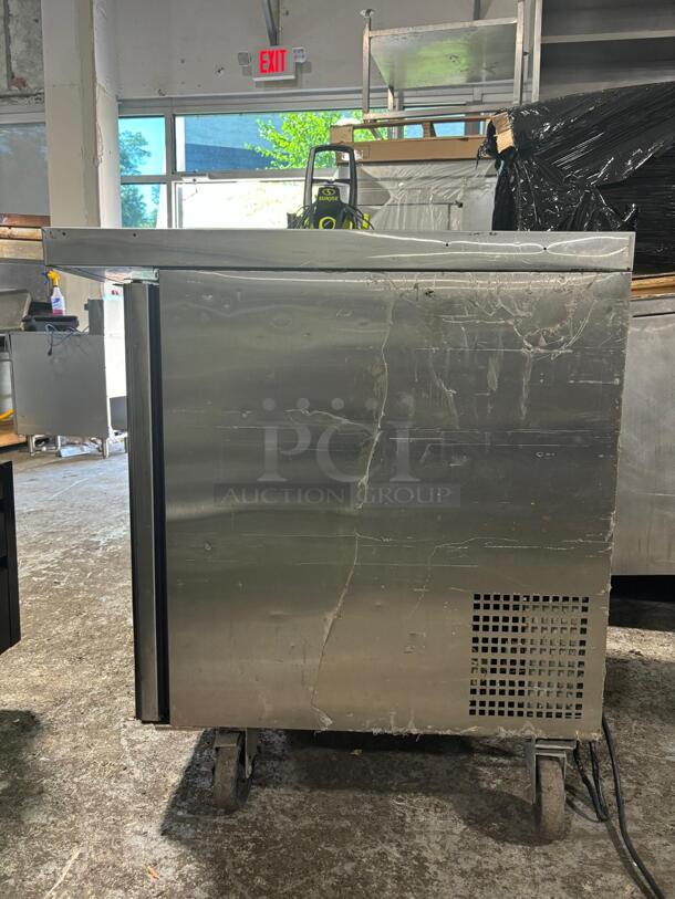 Atosa MSF8305GR 27" Single Door Sandwich/Salad Mega Top Prep Table
 - Image 7 of 8