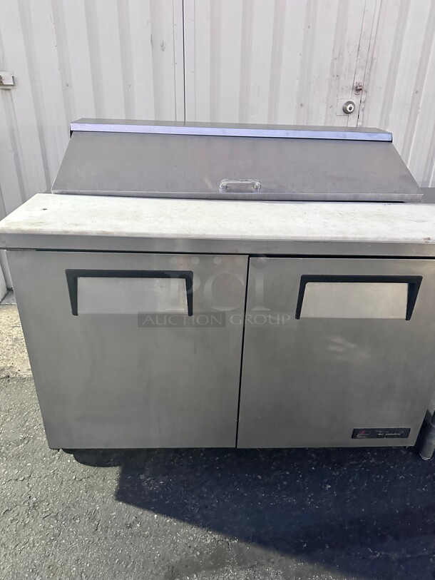 True TSSU-48-12 48 Inch Sandwich/Salad Prep Table w/ Refrigerated Base, 115v NSF  - Image 3 of 8