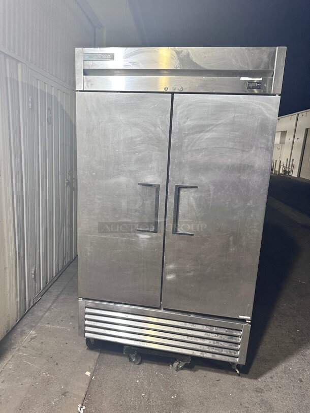Late Model True T-43F-HC 47 inch Two Section Reach In Freezer, (2) Solid Doors, 115v Working