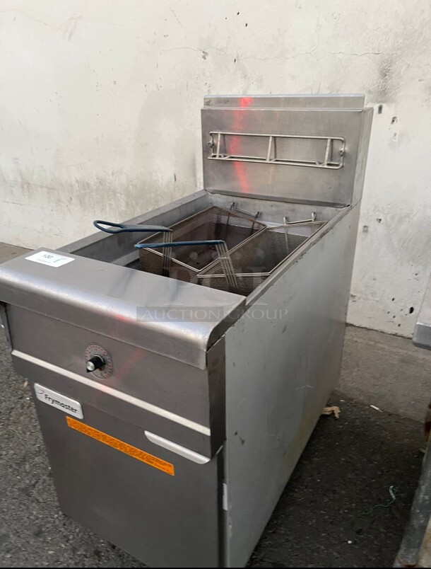 Late Model Frymaster MJFSD Performance Gas Deep Fryer 80lb for Chicken & Fish 150kBTU Working  - Image 2 of 6