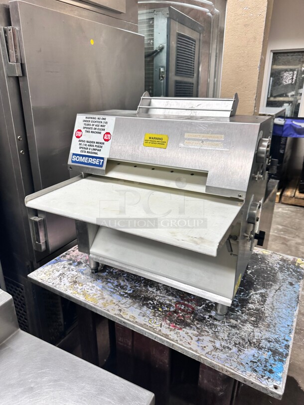 Excellent Condition Somerset CDR-1550 15 inch Countertop Two Stage Front-Operated Dough Sheeter - 120V, 1/2 hp Working - Item #1114855