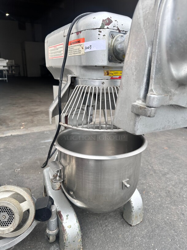 20 Quart Thunderbird Planetary Mixer ARM-02 115 Volt Working - Image 8 of 10