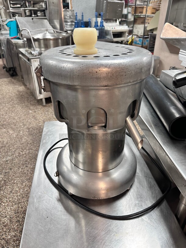 Ruby Manuel Feed Commercial Heavy Duty Centrifugal Juice Extractor 1/2 HP NSF 115 Volt Working - Image 1 of 6