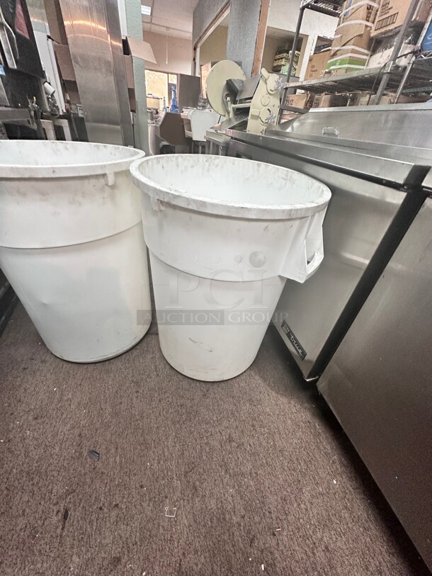 Commercial Heavy Duty 44 Gallon Trash Container NSF  - Image 3 of 5