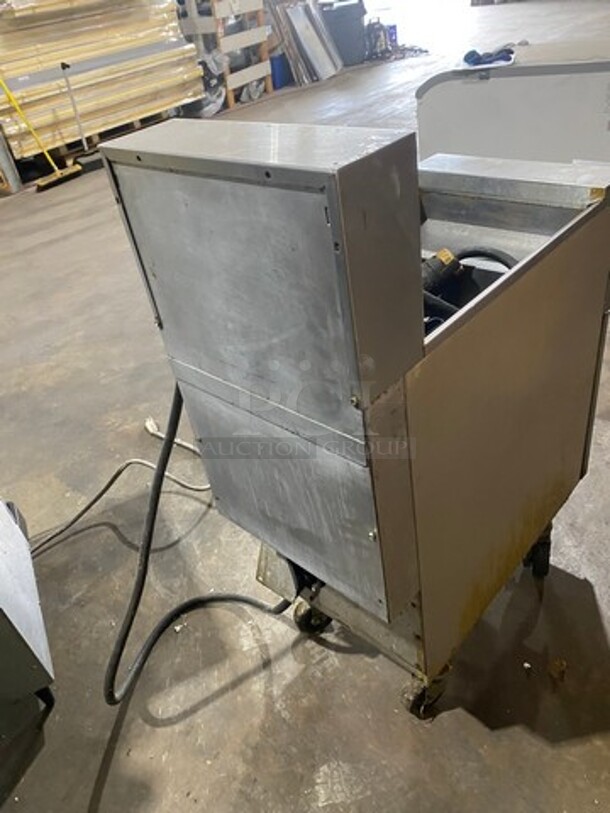 Frymaster Commercial Electric Powered Deep Fat Fryer! All Stainless Steel! On Casters! Model: PH117SD SN: 0411NA0022 208V 60HZ 3 Phase - Image 3 of 9