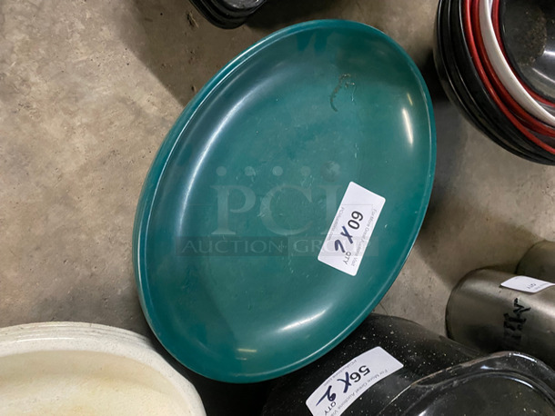 Green Oval Serving Bowls! 6x Your Bid! - Image 1 of 3